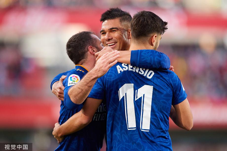 战巴萨贡献2球1助，布鲁日前锋福布斯当选欧冠全场最佳球员