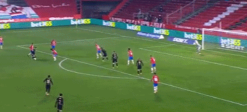 热那亚2-1乌迪内斯，诺顿-库菲破门，马利诺夫斯基点射